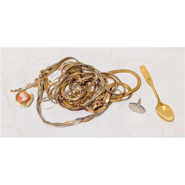 ASSORTED ESTATE JEWELRY