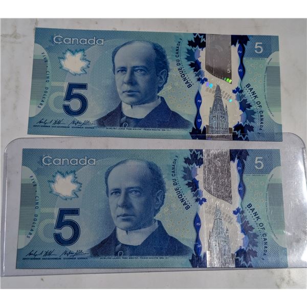 PAIR OF 2013 $5 BANKNOTES. CONSECUTIVE.