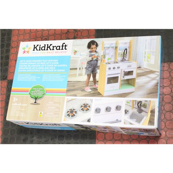 KIDCRAFT WOODWN PLAY KITCHEN NEW $160 MSRP