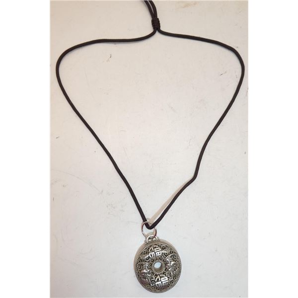 CHINESE "BLESSING OF BATS" PENDANT