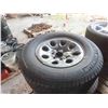 Image 4 : 4 Tires: Michilin P265/70/R17 With 6 Bolt Rims