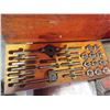 Image 7 : Rollaway 3 Piece Cabinet With C-clamps, Tap&Die Set
