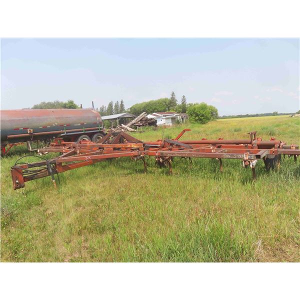 International Cultivator- 36ft With 3 Rows Morris