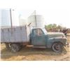 Image 1 : 1951 Chevrolet 1430 1 Ton Dually 9 1/2ft Box + Hoist , Stored in 