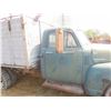 Image 5 : 1951 Chevrolet 1430 1 Ton Dually 9 1/2ft Box + Hoist , Stored in 