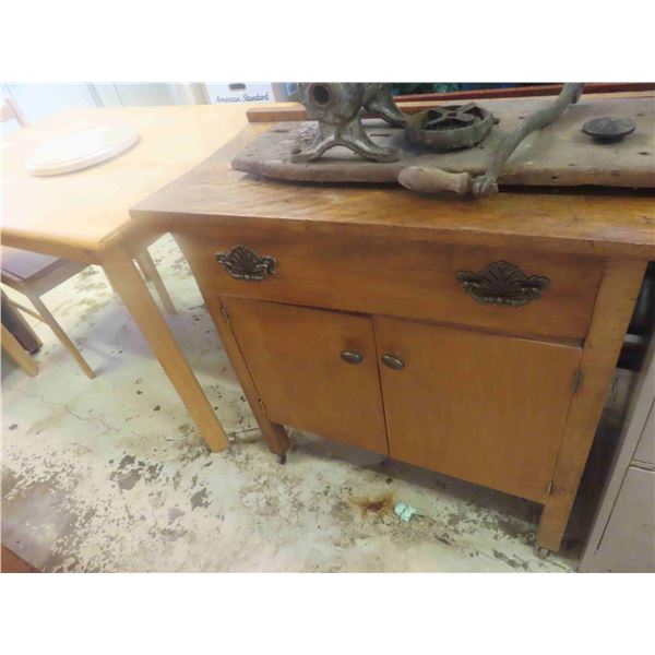 Hand Crank Meat Grinder WIth Wash Stand 31"x "32"x 17"