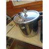 Image 1 : Pressure Cooker