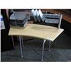 Image 1 : Maple Computer Station