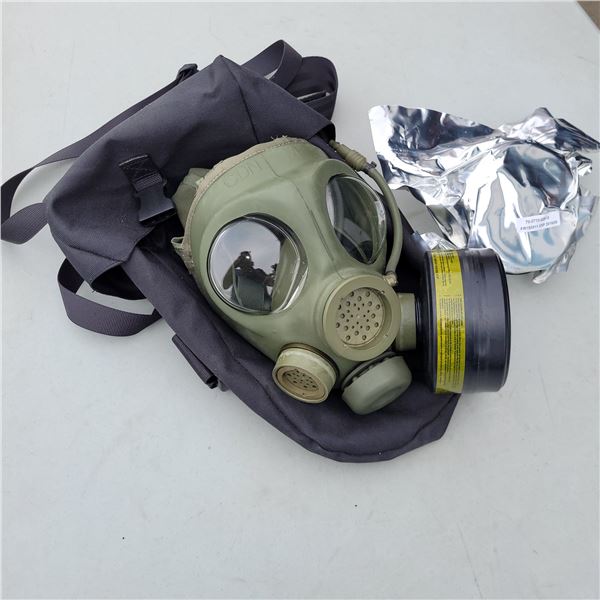 Gas Mask with Carrying Bag