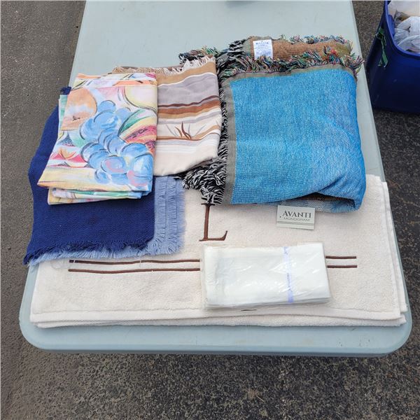 Lot of Estate Linens