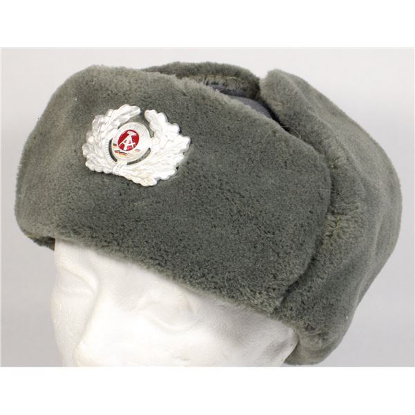 #117  COMMUNIST EAST GERMAN MILITARY WINTER HAT