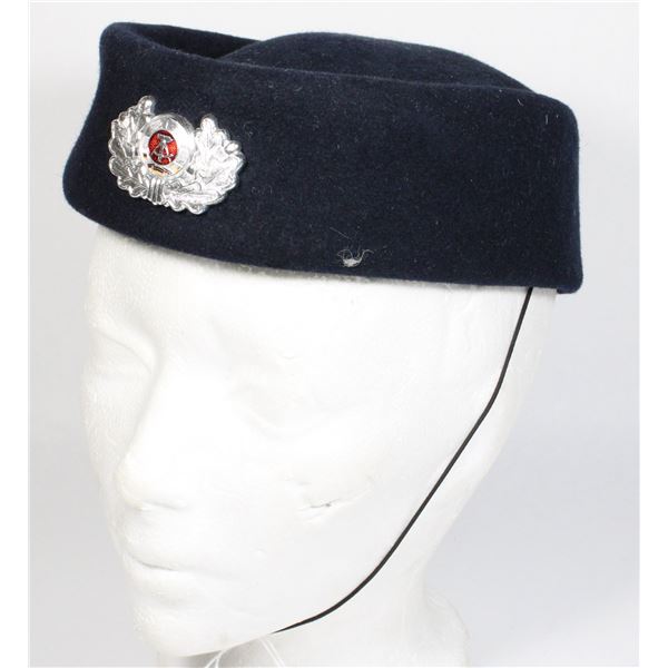 #125  EAST GERMAN FILZKAPPEN FEMALE HAT VARIANT