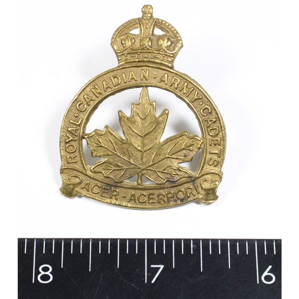 #176 WW2 ROYAL CANADIAN ARMY CADETS CAP BADGE