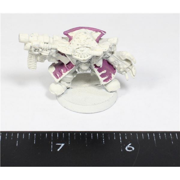 #303 WARHAMMER 40K FREEBOOTER CAPTAIN ROGUE