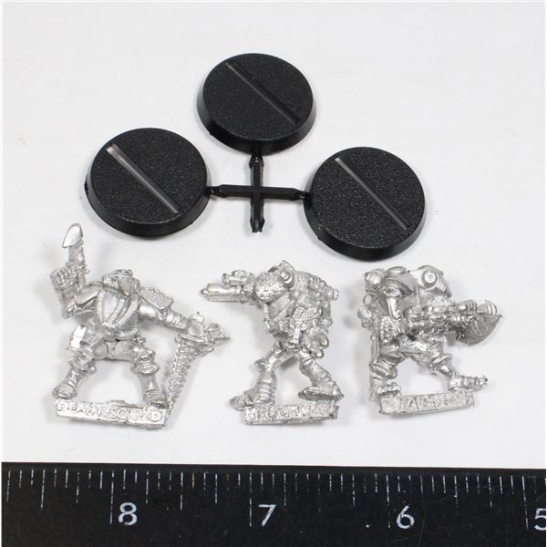 #325 1985 WARHAMMER 40K SPACE MARINES LOT OF 3