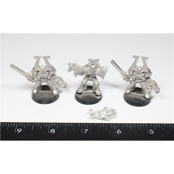 #327 WARHAMMER 40K LOT OF 3 METAL FIGURES