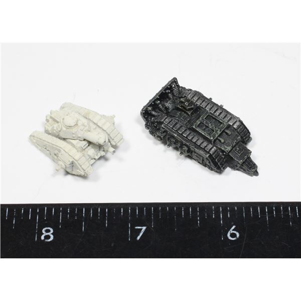 #333 WARHAMMER 40K LOT OF 2 METAL TANKS