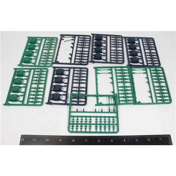 #363 WARHAMMER 40K ARMY MARINE / TANK LOT UNUSED