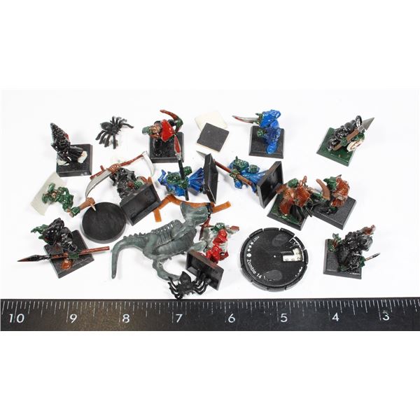 #387 WARHAMMER ASSORTED PLASTIC MINIATURE FIGURES