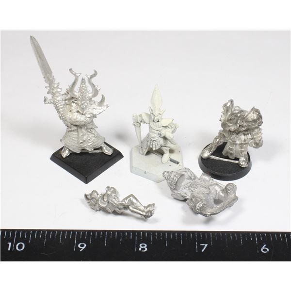 #401 LOT OF 5 METAL MINIATURE FIGURES + WARHAMMER