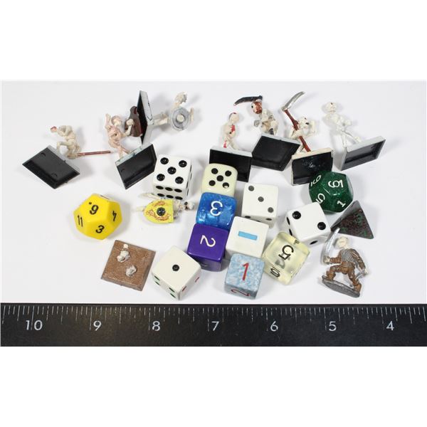 #413 LOT RPG GAME DICE +PLASTIC SKELETON FIGURES