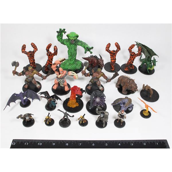 #415 DUNGEONS & DRAGONS 24 MONSTERS LOT