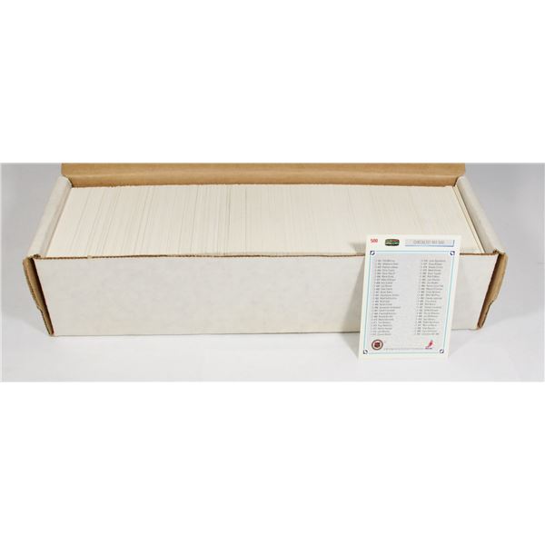 #630 LARGE NHL HOCKEY CARD LOT IN BOX ASSORTED