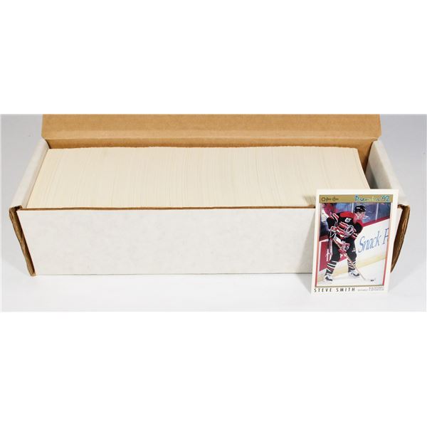 #632  LARGE NHL HOCKEY CARD LOT IN BOX ASSORTED