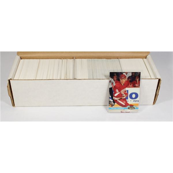 #635 LARGE NHL HOCKEY CARD LOT IN BOX ASSORTED