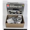 Image 1 : #652 AMT ERTL 1:25 1994 GMC SONOMA SLS MODEL KIT