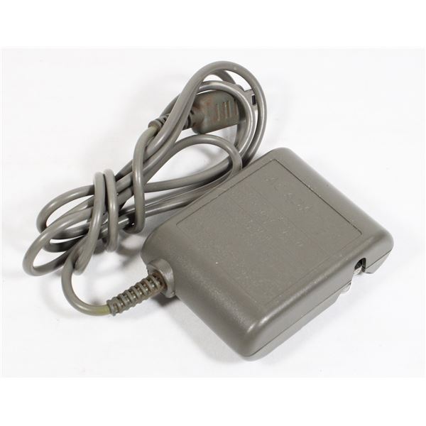 #724  NINTENDO AC ADAPTER OXY-001 GAME BOY MICRO