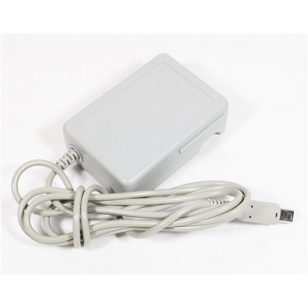 #725  NINTENDO AC ADAPTOR WAP-002  DSI 2DS 3DS