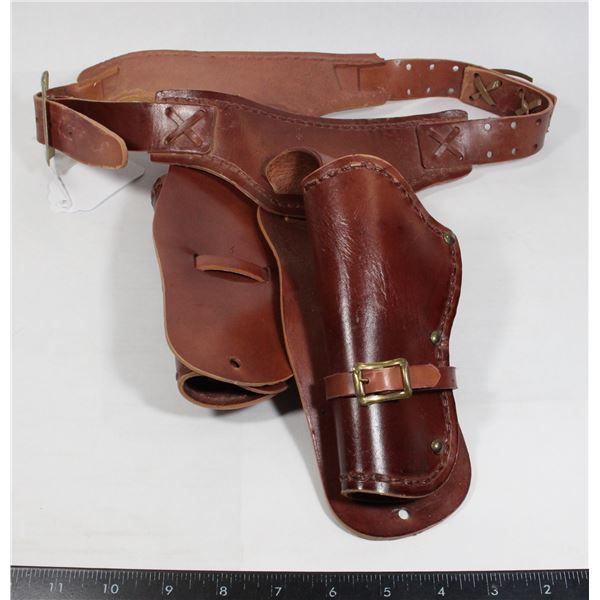 #917 WESTERN TOY RUBBER HOLSTER AND BELT WILD WEST