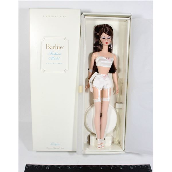 #919 FASHION MODEL COLLECTION LINGERIE BARBIE HAS