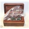 Image 1 : TRINKET WOOD BOX + SMALL DOLPHIN JADE