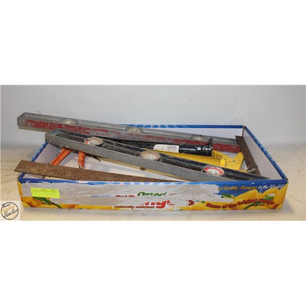 LOT OF LEVELS, SQUARE AND MORE