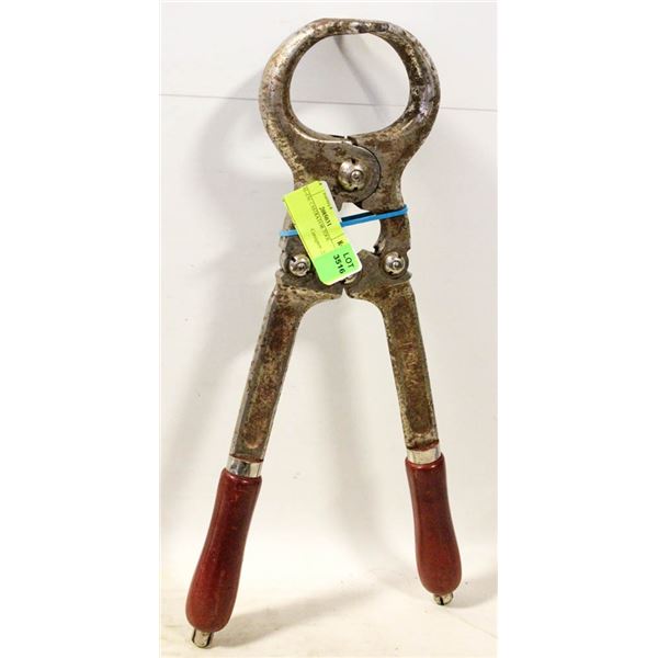 BAL-ZAC CASTRATOR TOOL