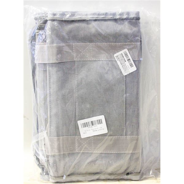 MEDIUM CAT CARRYING BAG WITH STRAPS