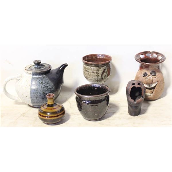 VINTAGE POTTERY- BOX LOT ASSORTED