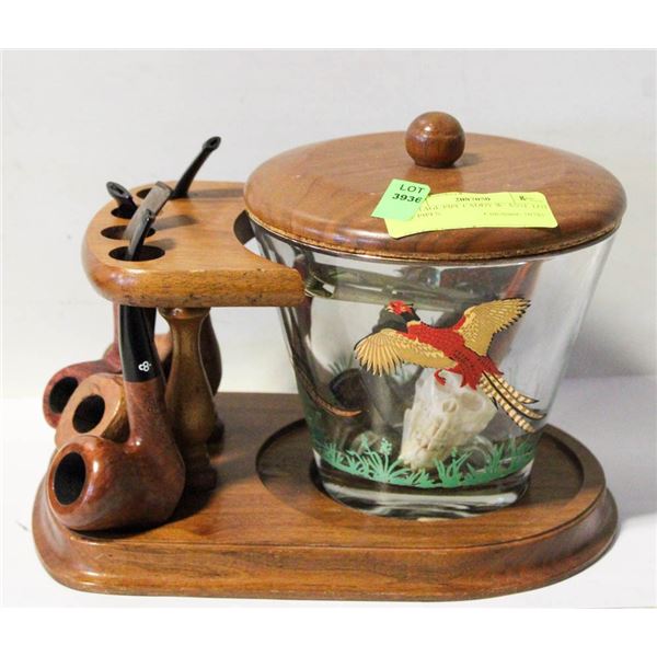 VINTAGE PIPE CADDY W/ ASST. LOT OF PIPES