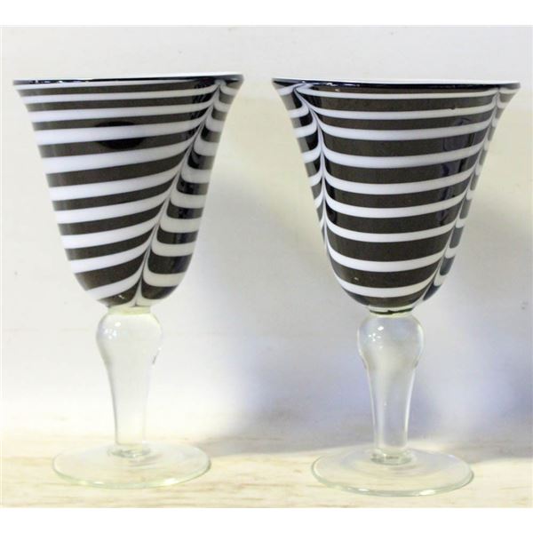 ART GLASS VASE- LOT OF 2