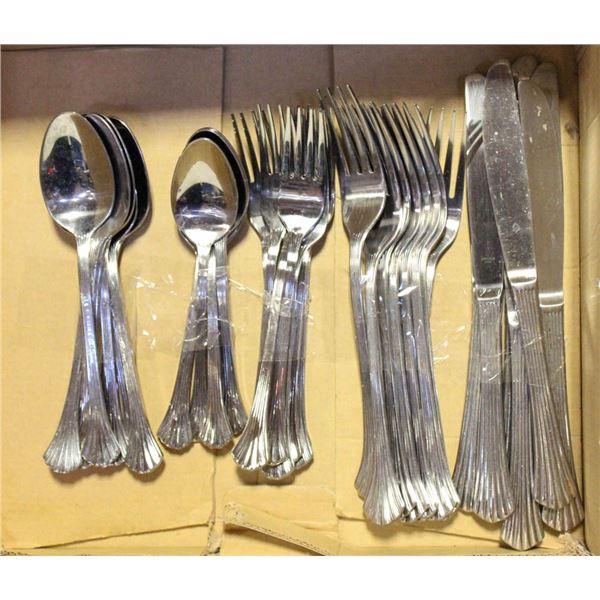 ONEIDA STAINLESS STEEL CUTLERY SET- 39 PIECES