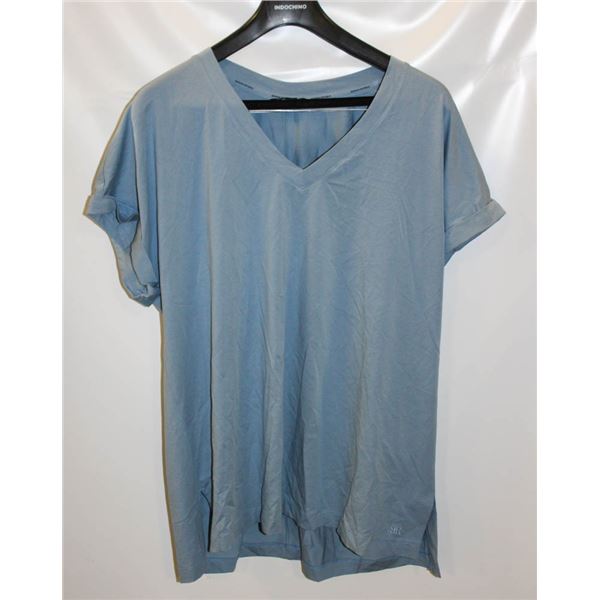 BANANA REPUBLIC XXL V NECK T-SHIRT BLUE