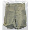 Image 1 : EDDIE BAUER WOMENS 18 GREEN SHORTS