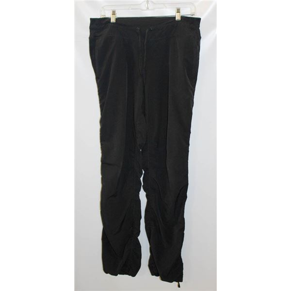 KIRKLAND BLACK PANTS MEDIUM