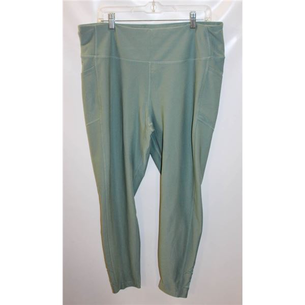 MONDETTA  WOMENS XXL LIGHT GREEN LEGGINGS