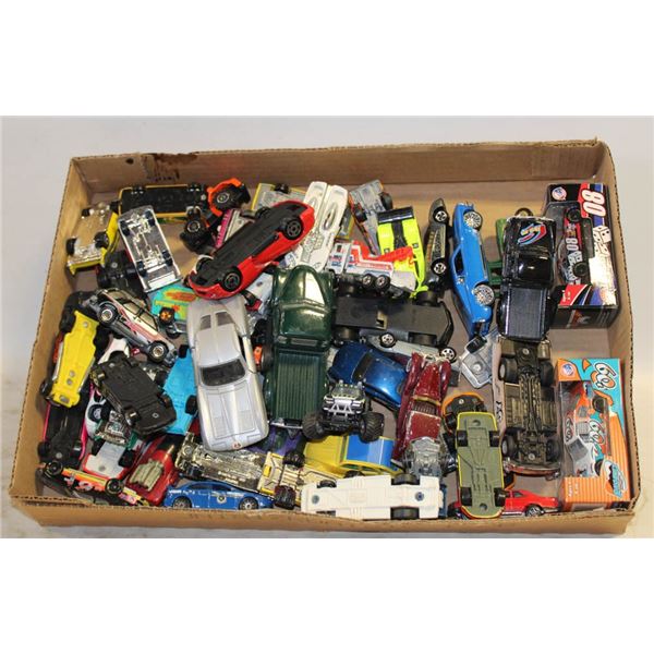 FLAT WITH ASSORTED COLLECTION OF ESTATE