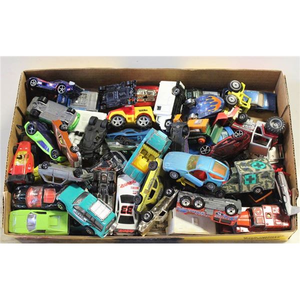 FLAT WITH ASSORTED COLLECTION OF ESTATE