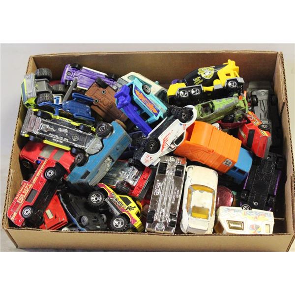 FLAT WITH ASSORTED COLLECTION OF ESTATE