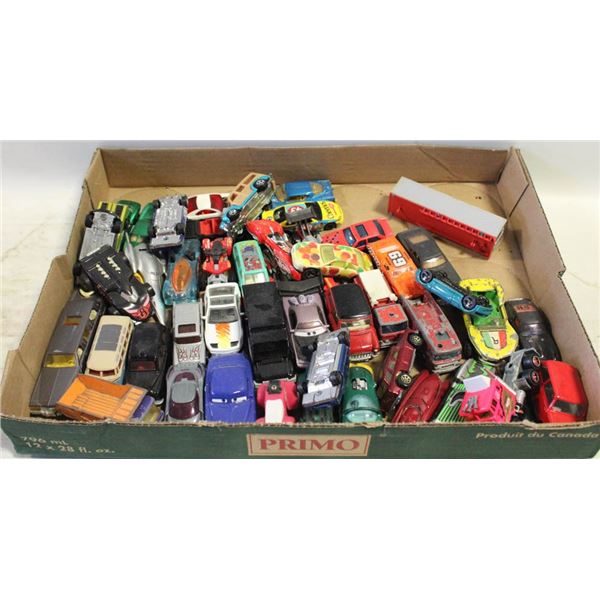 FLAT WITH ASSORTED COLLECTION OF ESTATE